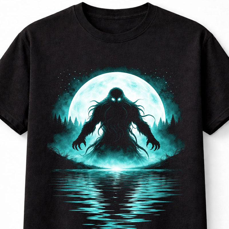Cthulhu Cosmic Horror Lovecraft Monster Moon Graphic Unisex T-Shirt